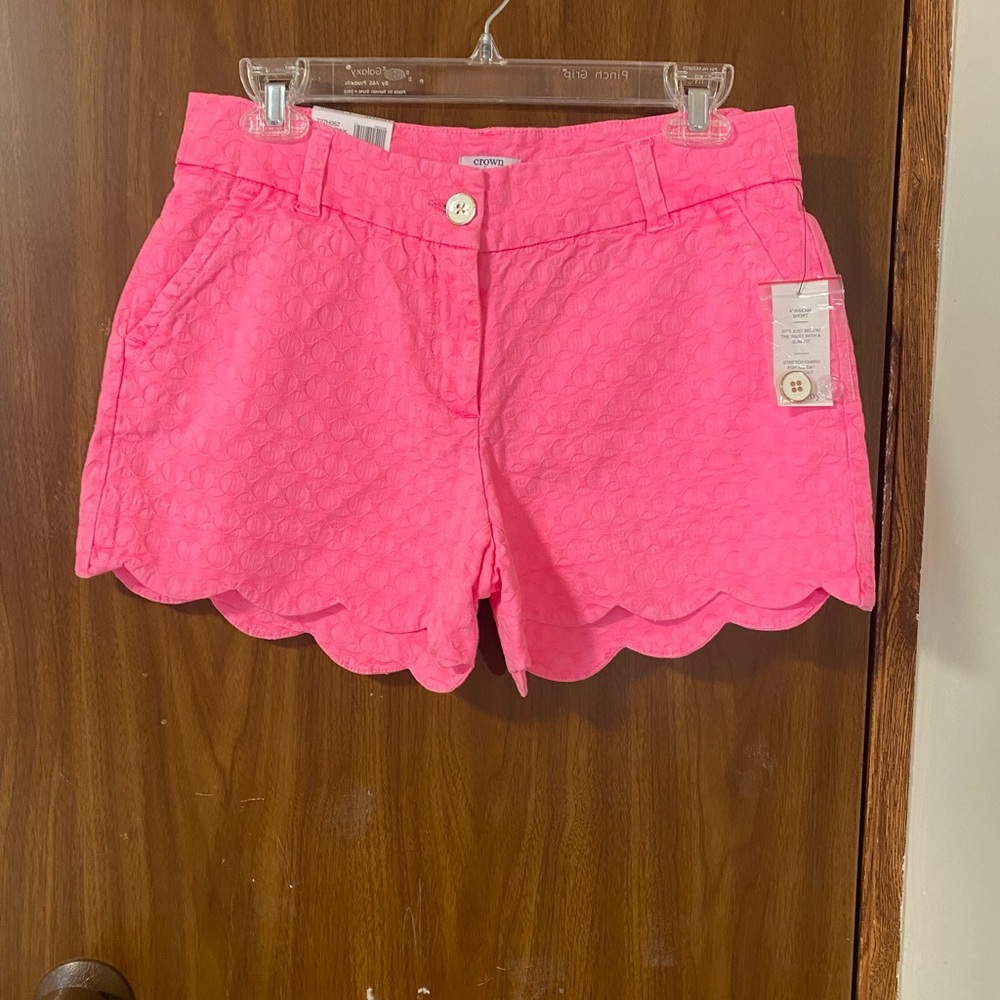 Crown & Ivy Women's Pink Scalloped Shorts